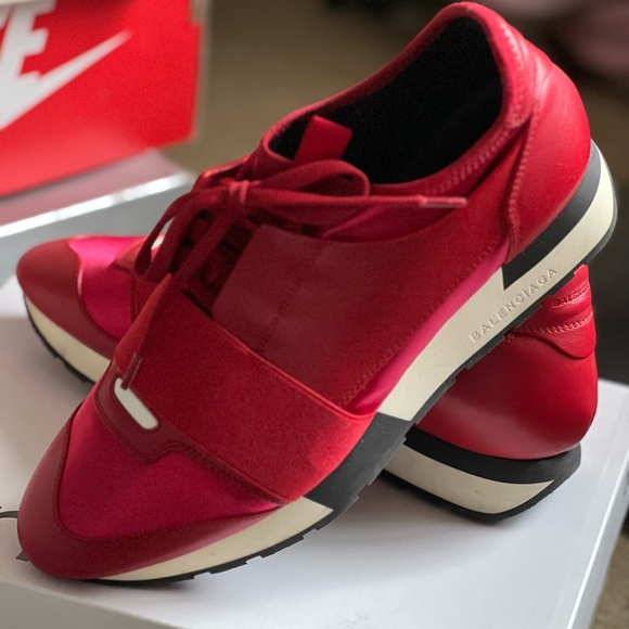 No box or bag. Given to me by a celebrity family member! AUTHENTIC for SURE! - Picture 2 of 9